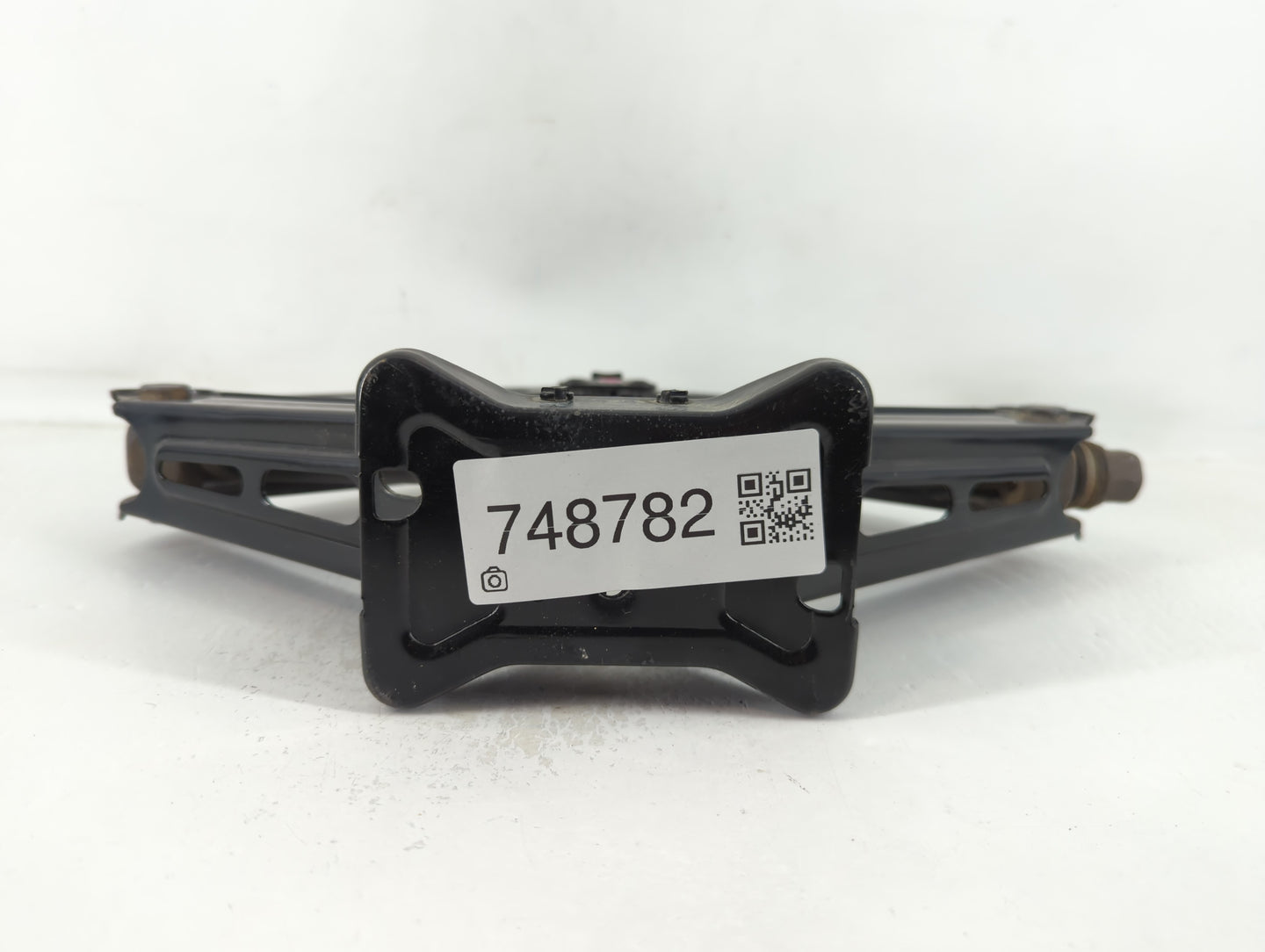 2021 Chevrolet Trax Spare Scissor Car Jack - Oemusedautoparts1.com