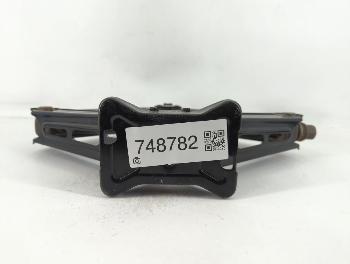 2021 Chevrolet Trax Spare Scissor Car Jack 748782 - Oemusedautoparts1.com
