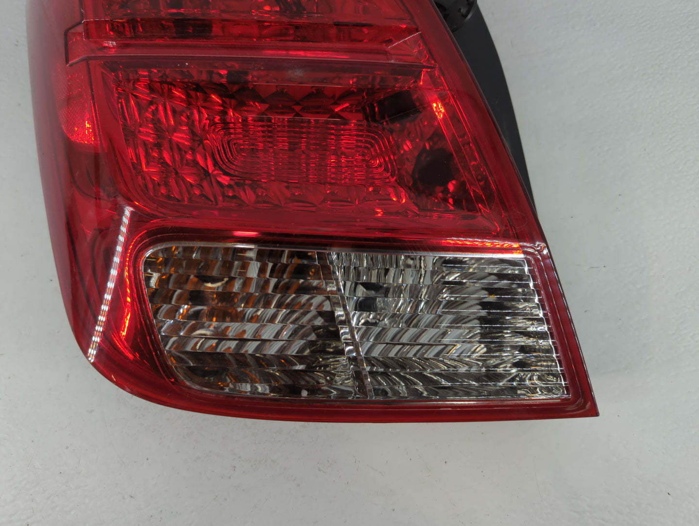 2017-2021 Chevrolet Trax Tail Light Assembly Driver Left OEM P/N:42599449 Fits Fits 2017 2018 2019 2020 2021 OEM Used Auto P