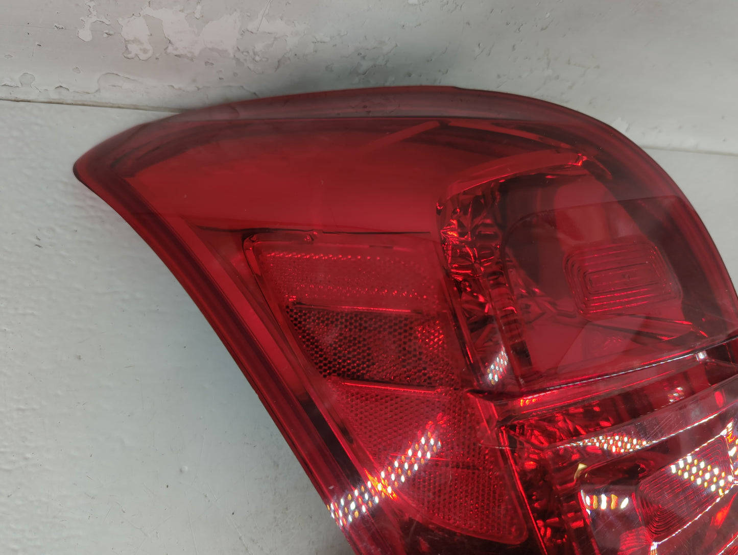 2017-2021 Chevrolet Trax Tail Light Assembly Driver Left OEM P/N:42599449 Fits Fits 2017 2018 2019 2020 2021 OEM Used Auto P