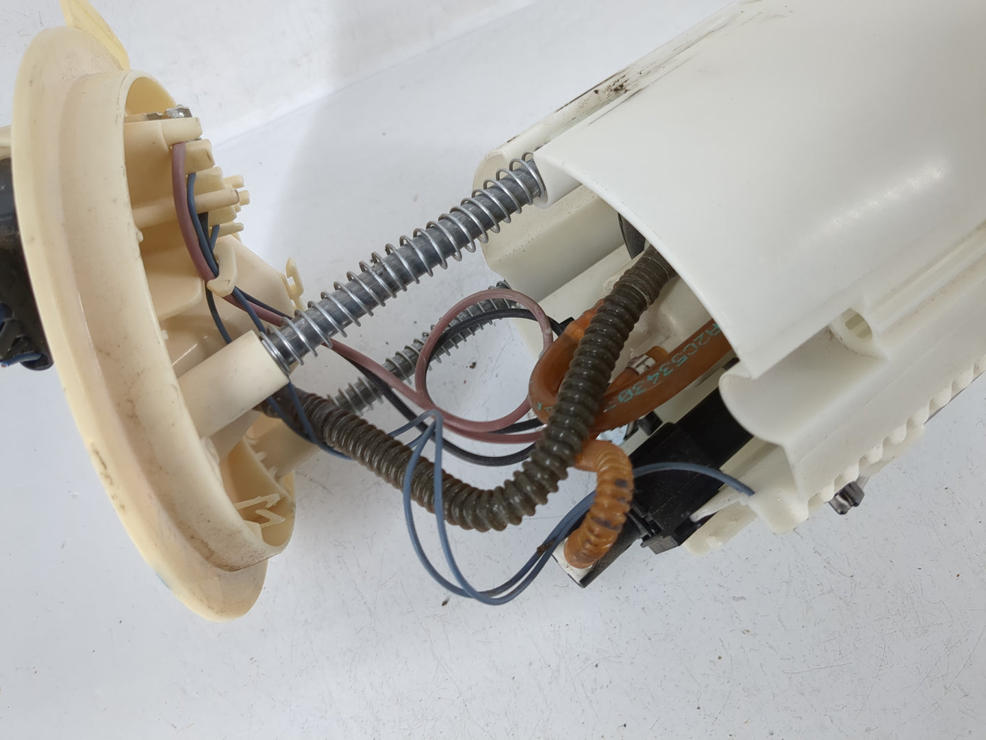 2020-2022 Chrysler 300 Electrical Gas Fuel Pump Assembly - Oemusedautoparts1.com