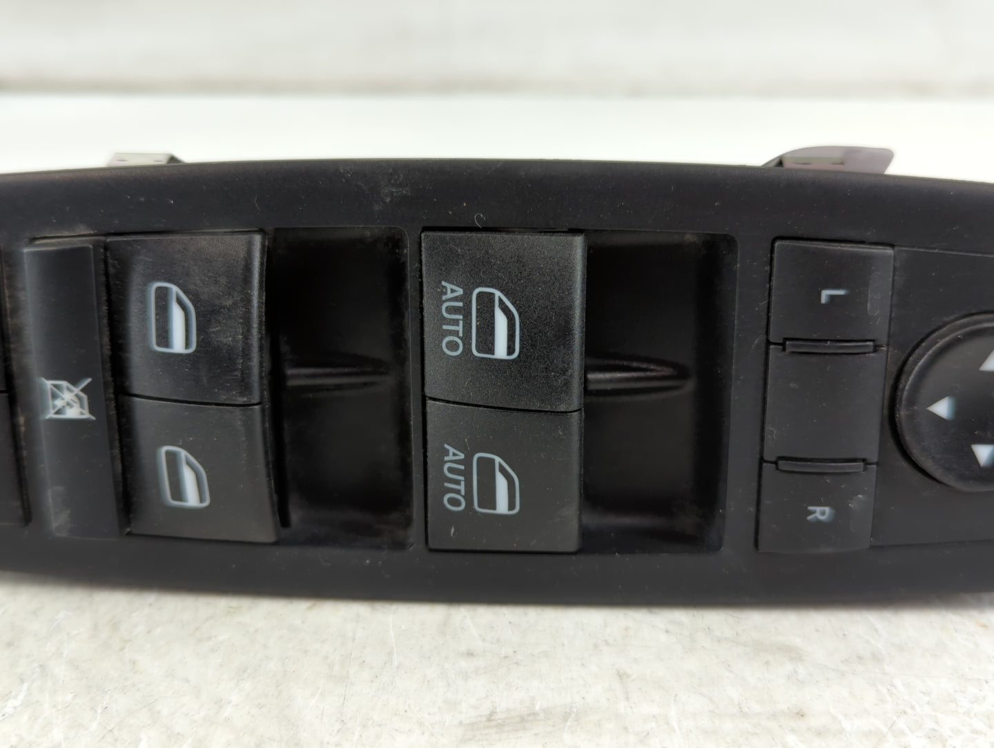 2020-2022 Chrysler 300 Master Power Window Switch Replacement Driver Side Left P/N:10507259 68455275AA Fits Fits 2020 2021 2