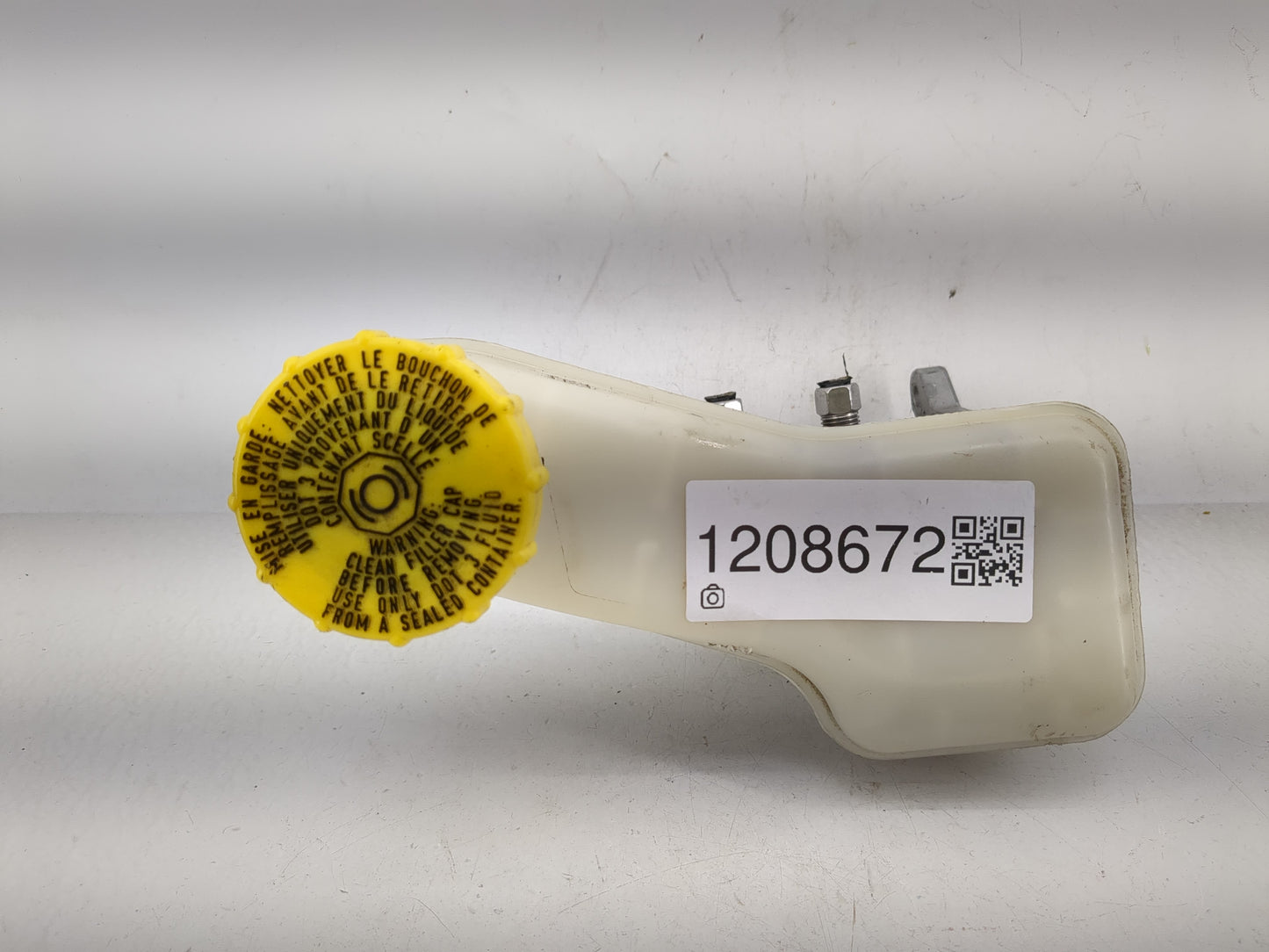 2017-2022 Chrysler Pacifica Brake Master Cylinder 1208672 - Oemusedautoparts1.com