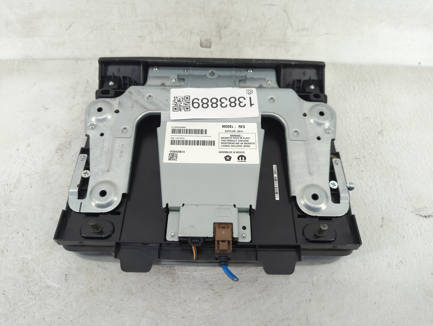 2021 Chrysler Pacifica Radio AM FM Cd Player Receiver Replacement P/N:5MH00DX9AC Fits OEM Used Auto Parts - Oemusedautoparts