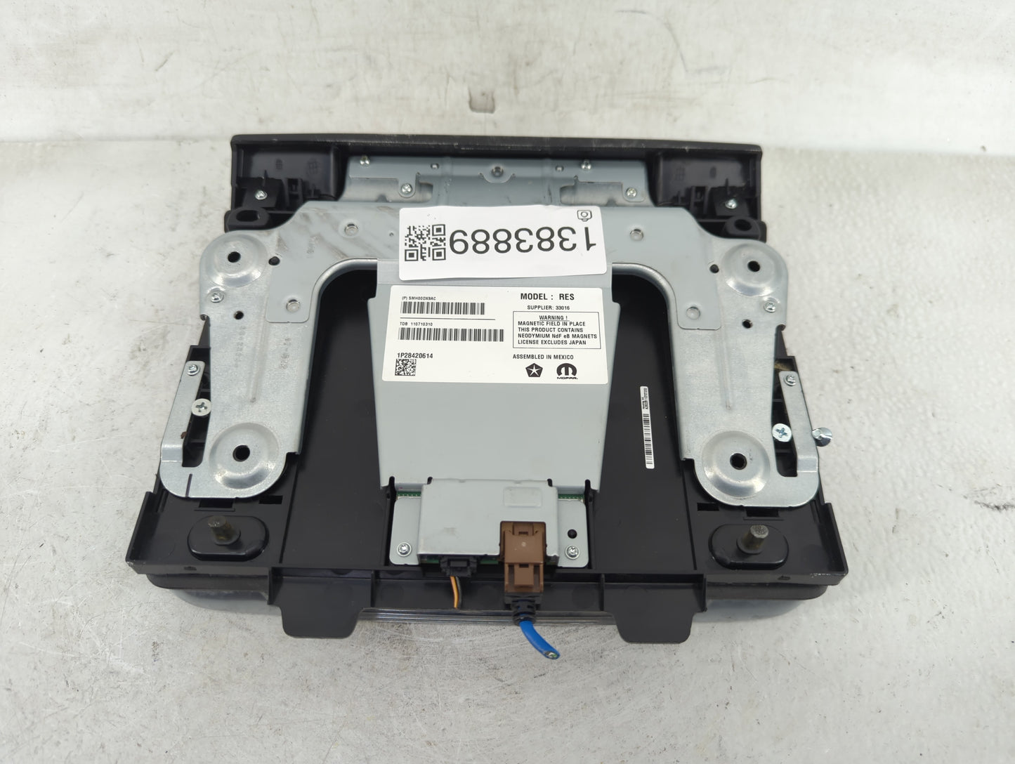2021 Chrysler Pacifica Radio AM FM Cd Player Receiver Replacement P/N:5MH00DX9AC Fits OEM Used Auto Parts - Oemusedautoparts