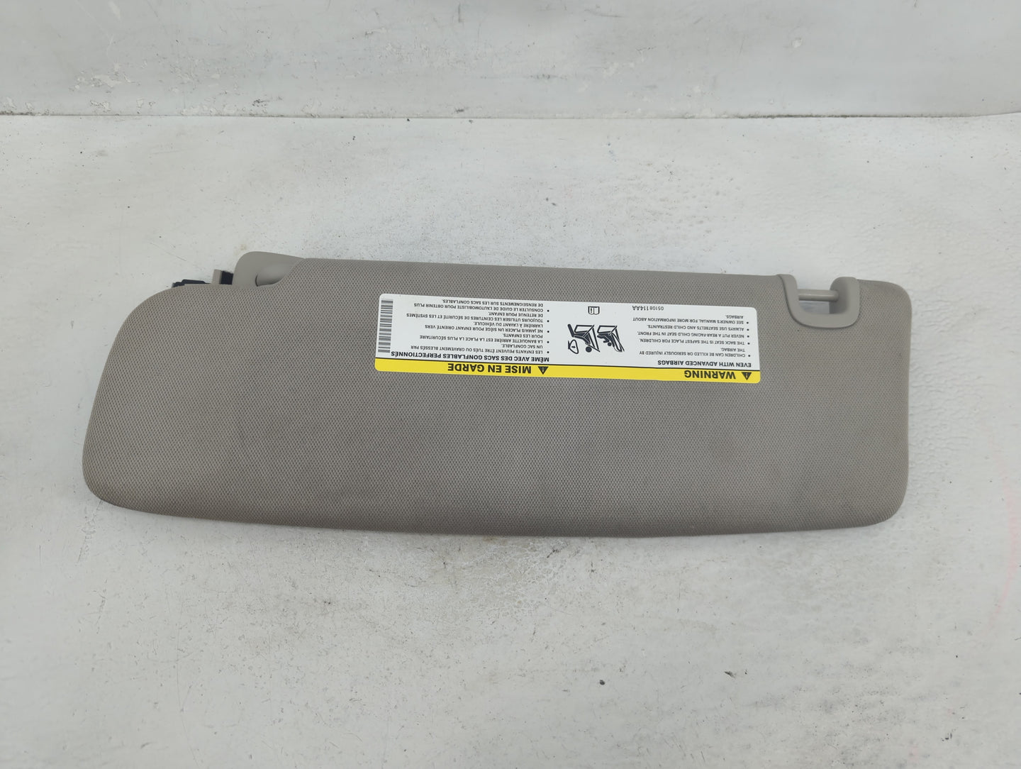 2021-2022 Chrysler Pacifica Sun Visor Shade Replacement Passenger Right Mirror Fits Fits 2021 2022 OEM Used Auto Parts - Oem