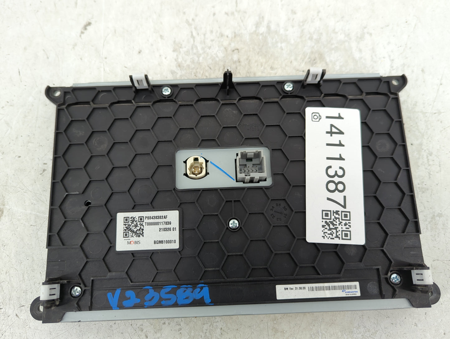 2021-2022 Chrysler Pacifica Information Display Screen - Oemusedautoparts1.com