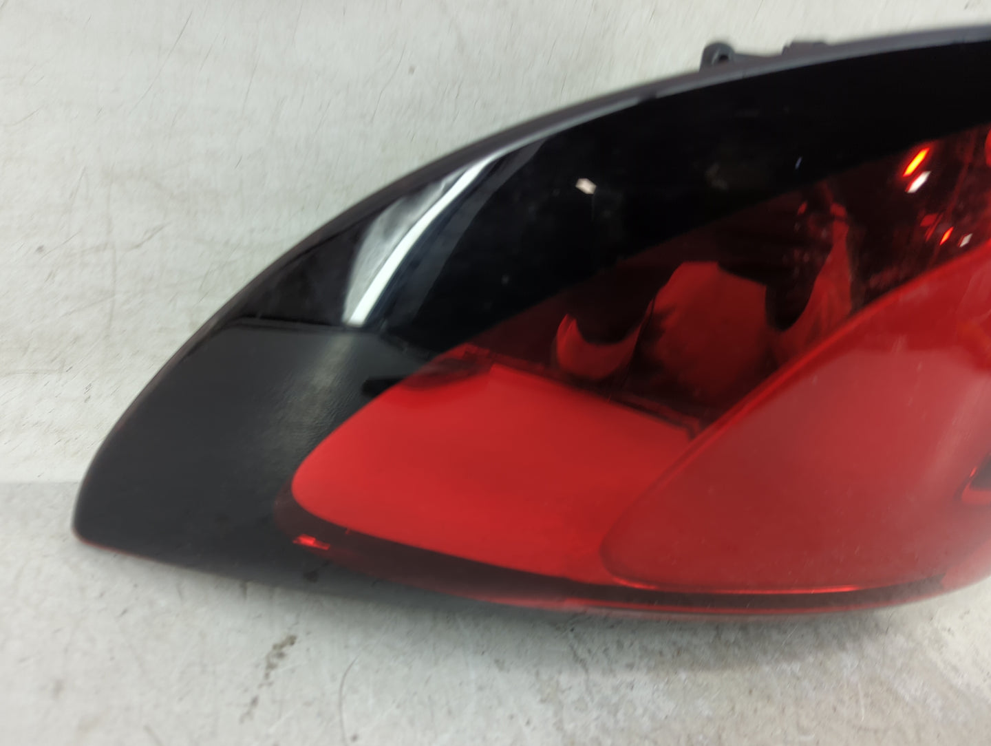 2021-2022 Chrysler Pacifica Tail Light Assembly Passenger Right OEM P/N:68424932AC Fits Fits 2021 2022 OEM Used Auto Parts -