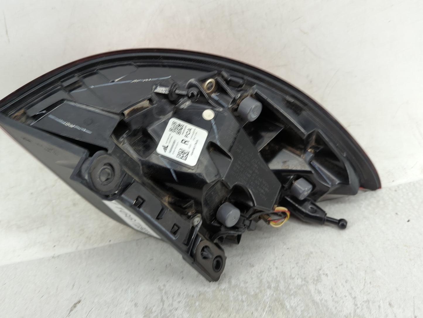 2021-2022 Chrysler Pacifica Tail Light Assembly Passenger Right OEM P/N:68424932AC Fits Fits 2021 2022 OEM Used Auto Parts -
