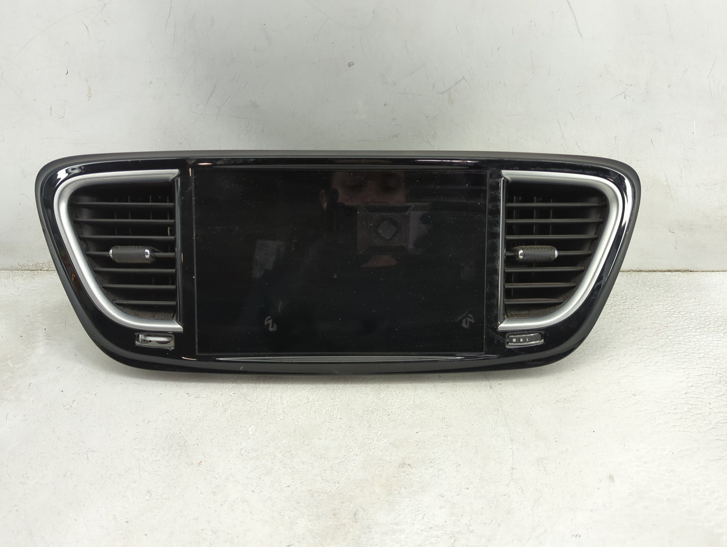2021 Chrysler Pacifica Radio AM FM Cd Player Receiver Replacement P/N:P68437339AC Fits OEM Used Auto Parts - Oemusedautopart