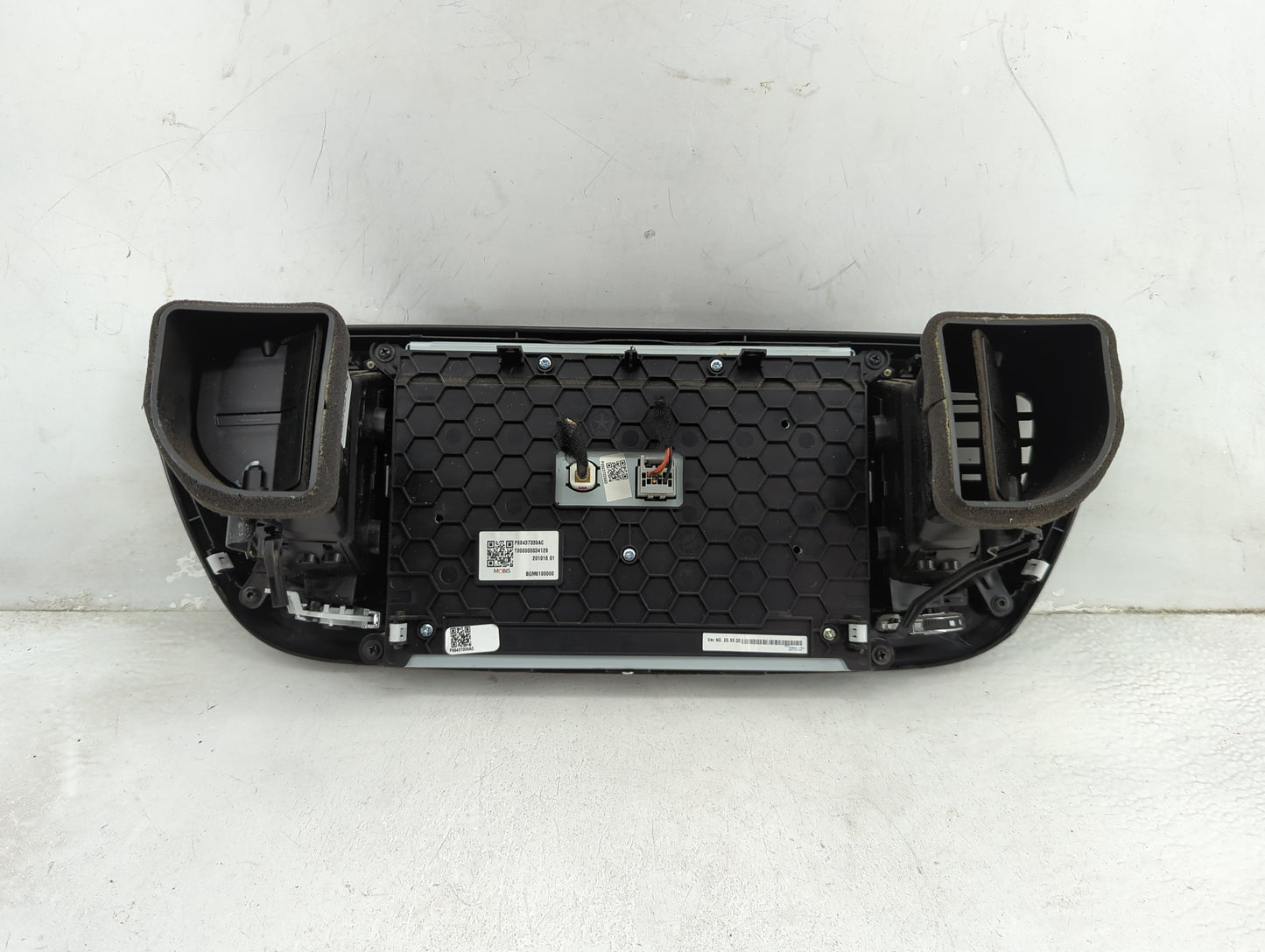 2021 Chrysler Pacifica Radio AM FM Cd Player Receiver Replacement P/N:P68437339AC Fits OEM Used Auto Parts - Oemusedautopart