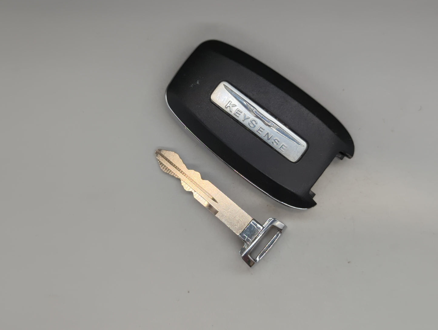 Chrysler Pacifica Keyless Entry Remote Fob M3N-97395900 68241534AC 6 buttons - Oemusedautoparts1.com