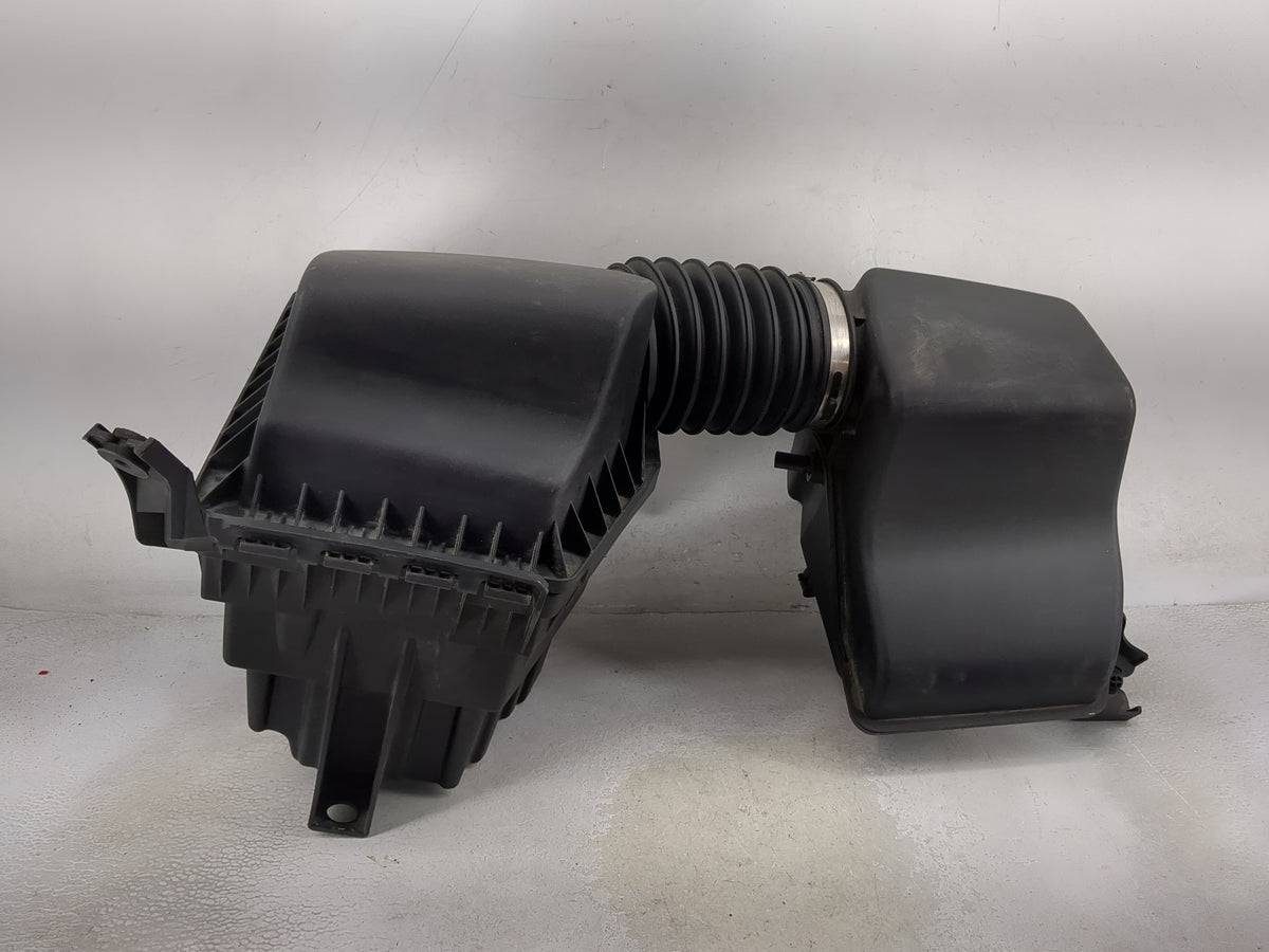 Chrysler Voyage Air Cleaner Intake-duct Hose Tube - Oemusedautoparts1.com