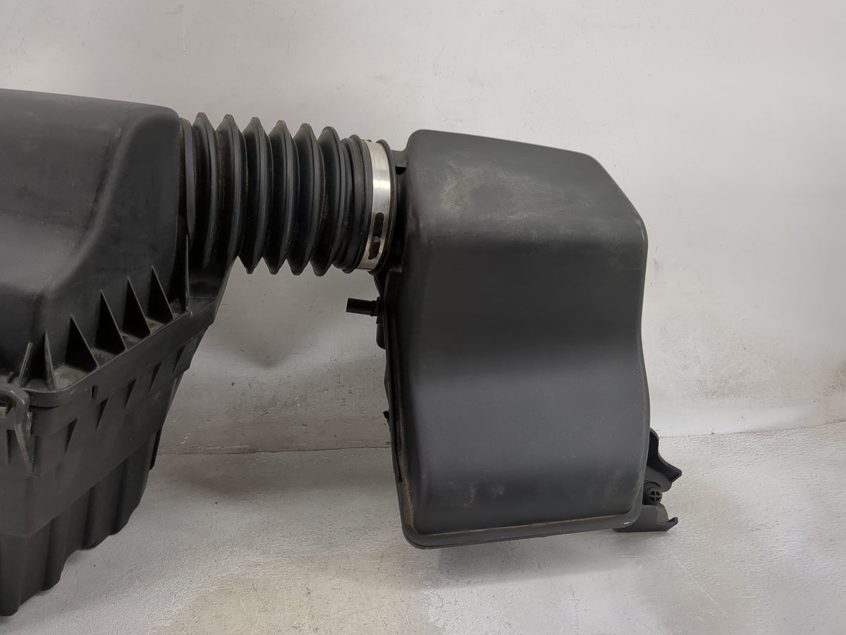 Chrysler Voyage Air Cleaner Intake-duct Hose Tube - Oemusedautoparts1.com