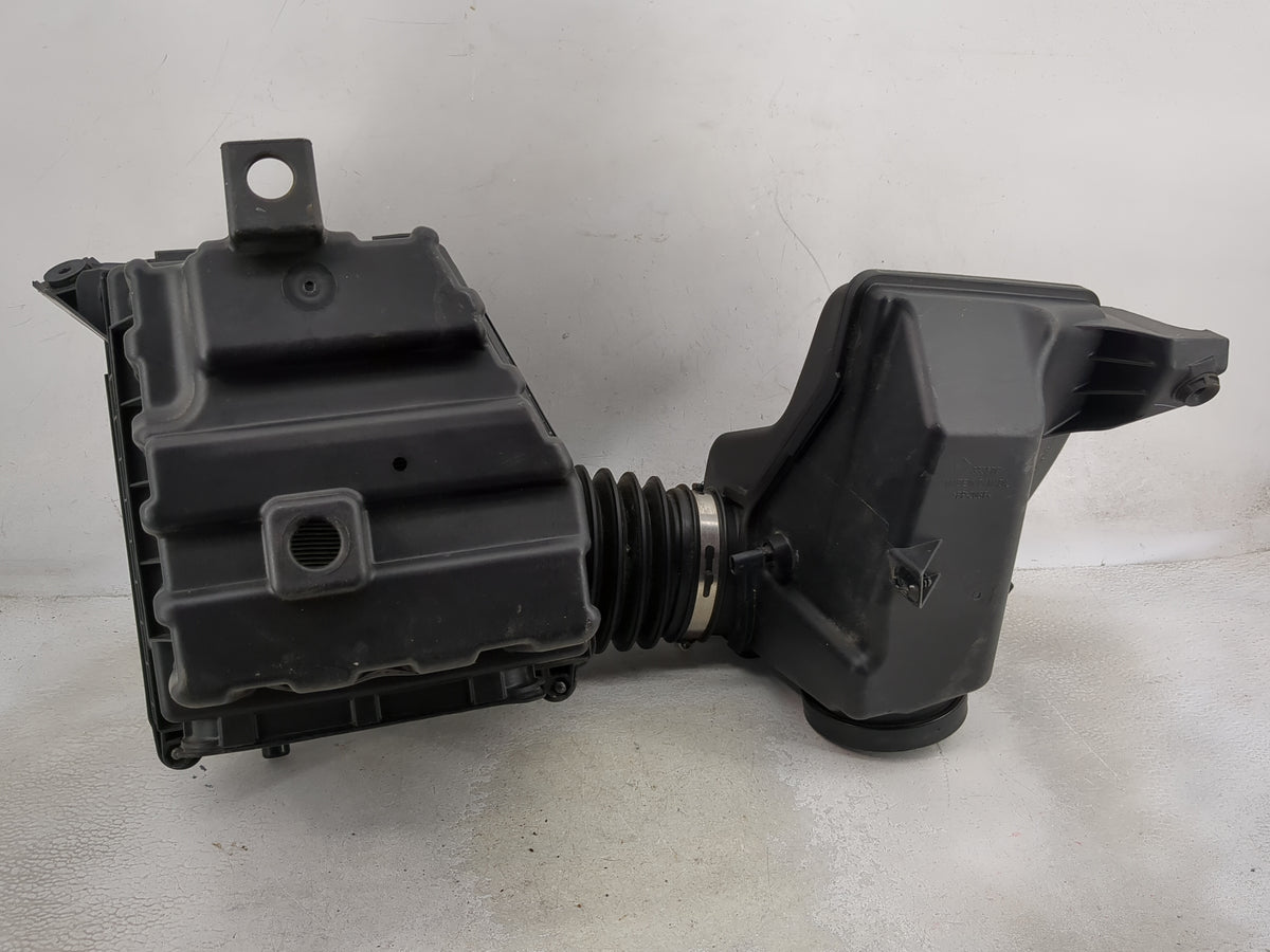 Chrysler Voyage Air Cleaner Intake-duct Hose Tube - Oemusedautoparts1.com