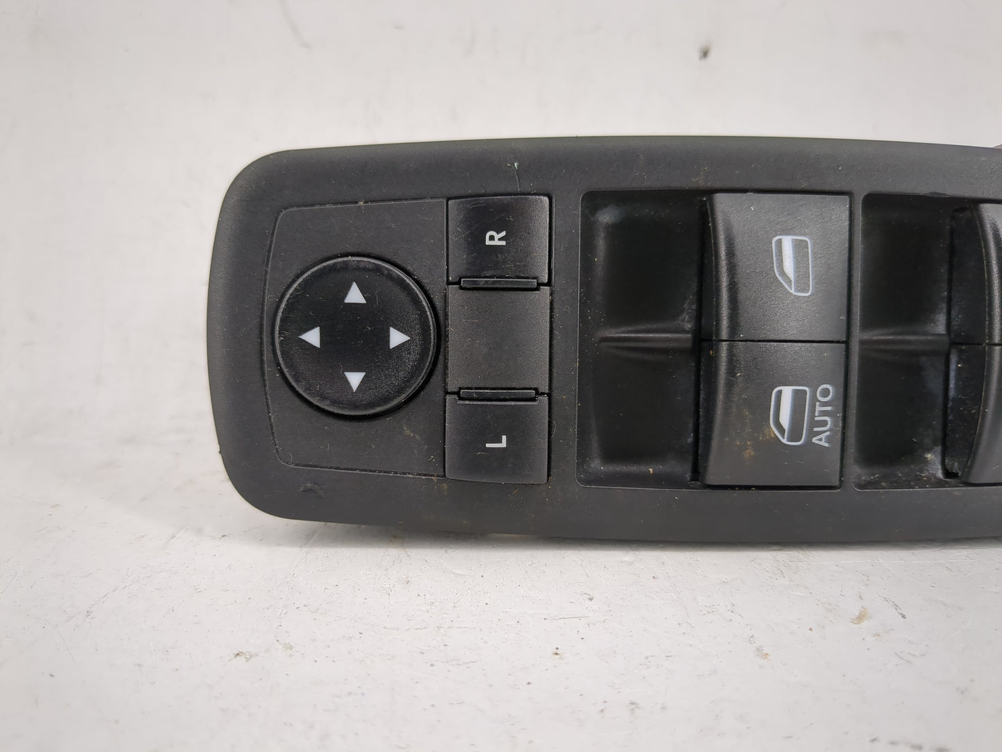 2020-2021 Chrysler Voyager Master Power Window Switch Replacement Driver Side Left P/N:68275252AE Fits OEM Used Auto Parts -