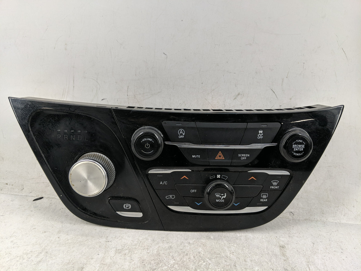 2021 Chrysler Voyager Climate Control Module Temperature AC/Heater Replacement P/N:1018120090 P7AS371X8AA Fits OEM Used Auto