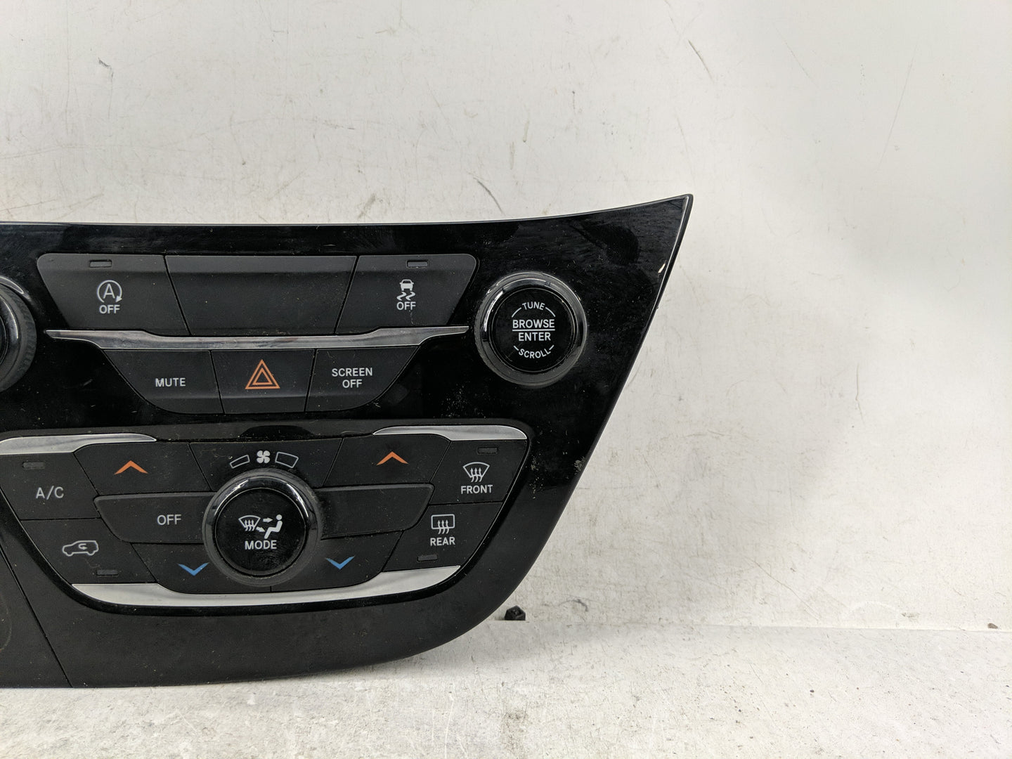 2021 Chrysler Voyager Climate Control Module Temperature AC/Heater Replacement P/N:1018120090 P7AS371X8AA Fits OEM Used Auto