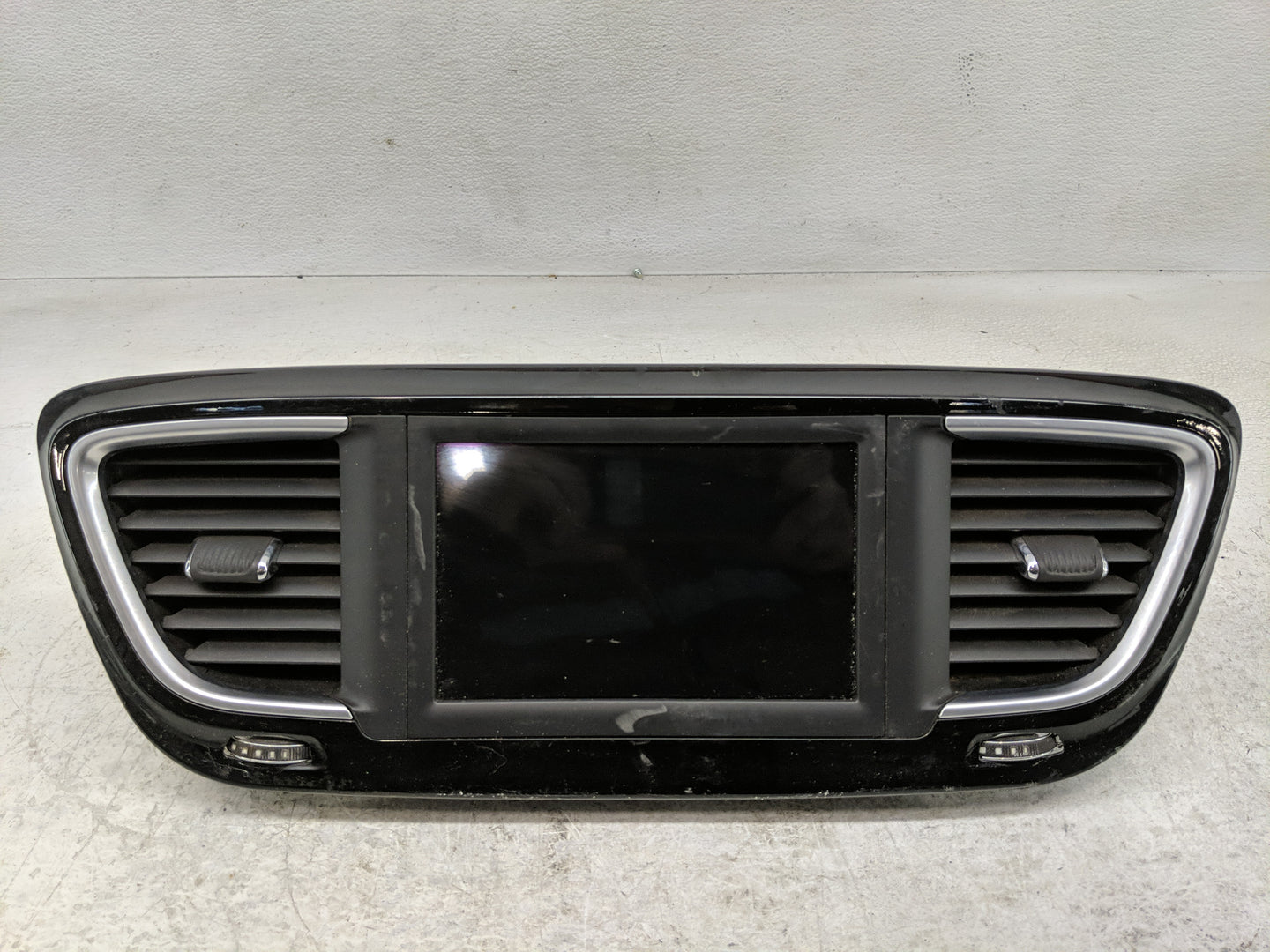 2021 Chrysler Voyager Radio AM FM Cd Player Receiver Replacement P/N:P68467247AC Fits OEM Used Auto Parts - Oemusedautoparts