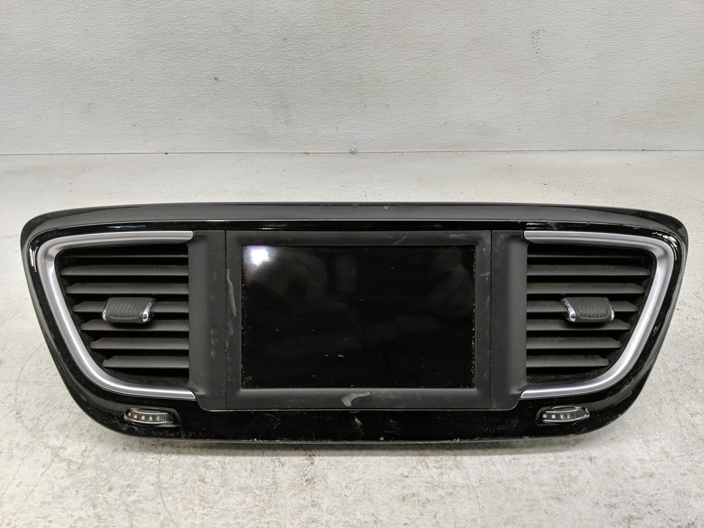 2021 Chrysler Voyager Radio AM FM Cd Player Receiver Replacement P/N:P68467247AC Fits OEM Used Auto Parts - Oemusedautoparts