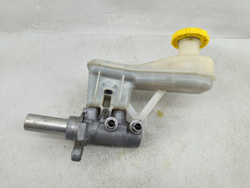 2020-2022 Chrysler Voyager Brake Master Cylinder - Oemusedautoparts1.com