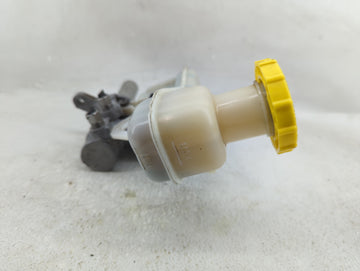 2020-2022 Chrysler Voyager Brake Master Cylinder