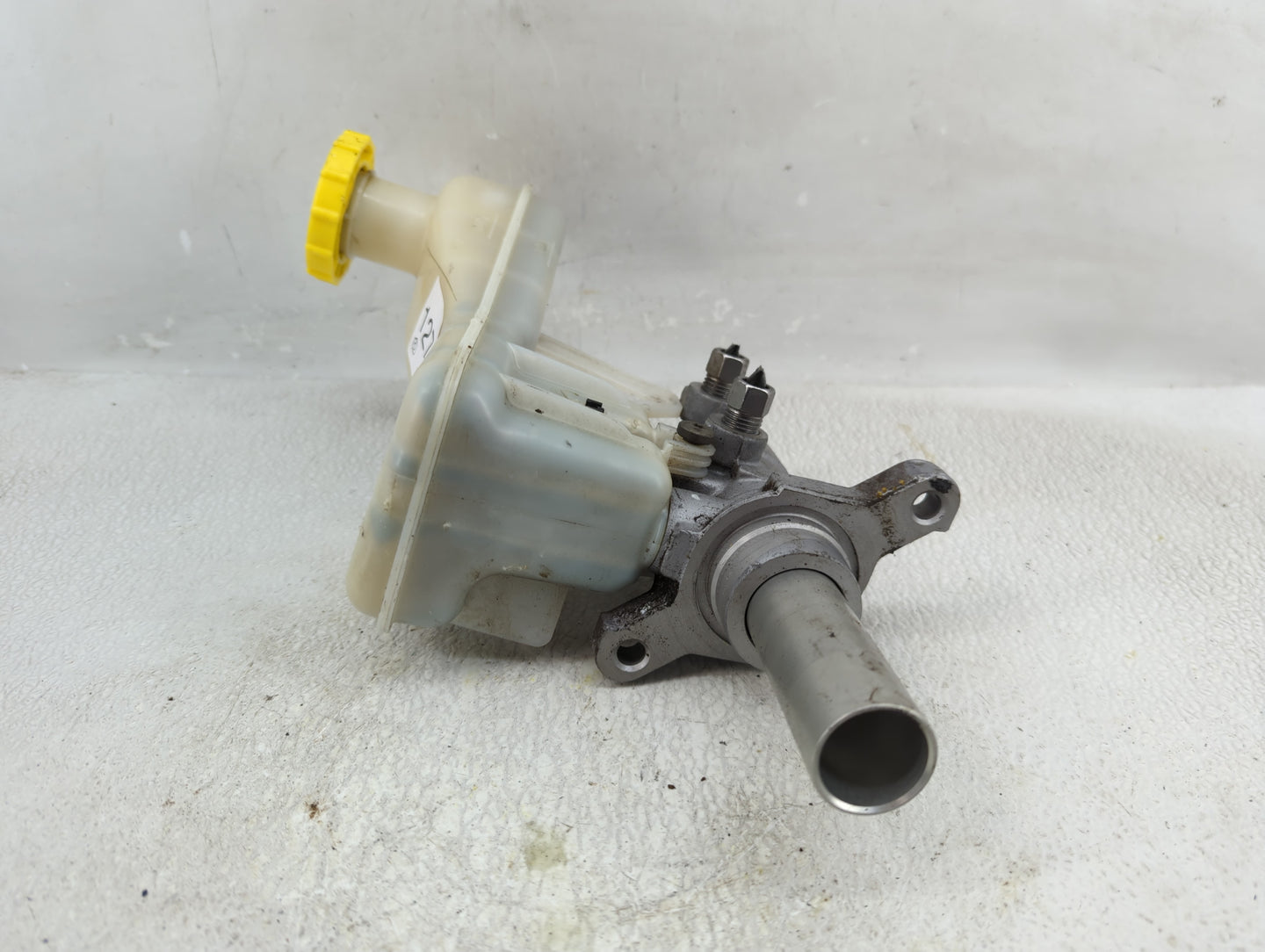 2020-2022 Chrysler Voyager Brake Master Cylinder 1276575 - Oemusedautoparts1.com