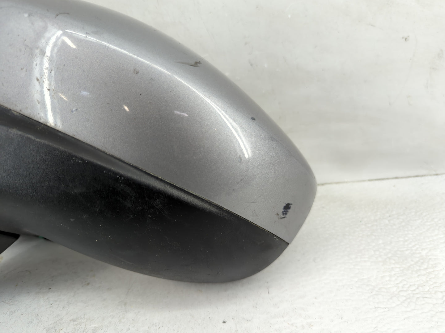 2020-2021 Chrysler Voyager Driver Side View Mirror - Left Door Mirror OEM Used - Oemusedautoparts1.com