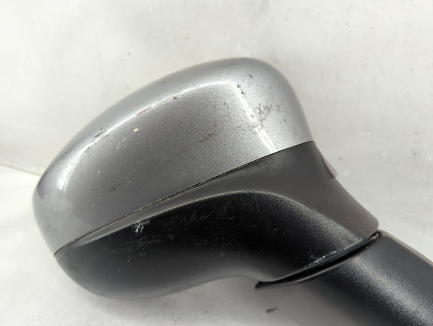 2020-2021 Chrysler Voyager Passenger Side View Mirror - Right Door Mirror OEM Used - Oemusedautoparts1.com