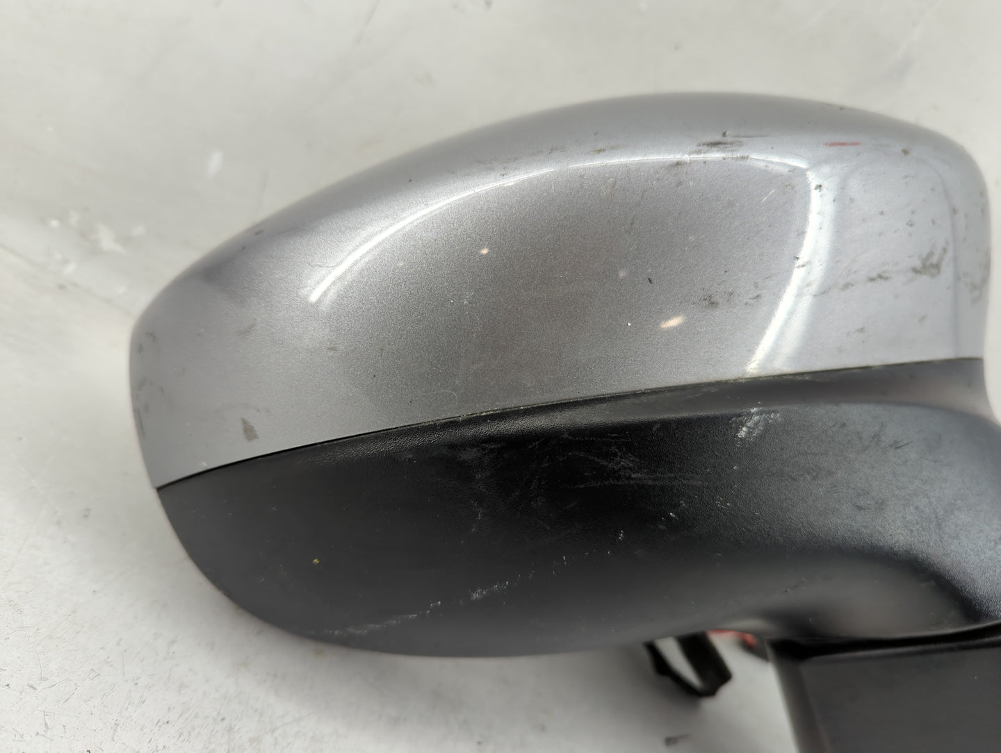2020-2021 Chrysler Voyager Passenger Side View Mirror - Right Door Mirror OEM Used - Oemusedautoparts1.com