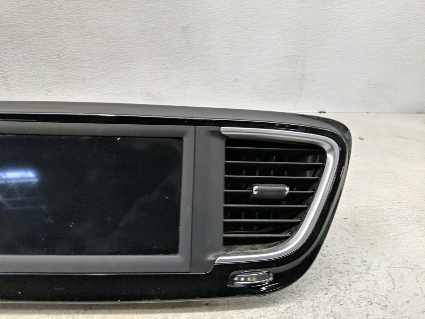 2021-2021 Chrysler Voyager Radio Control Panel - Oemusedautoparts1.com