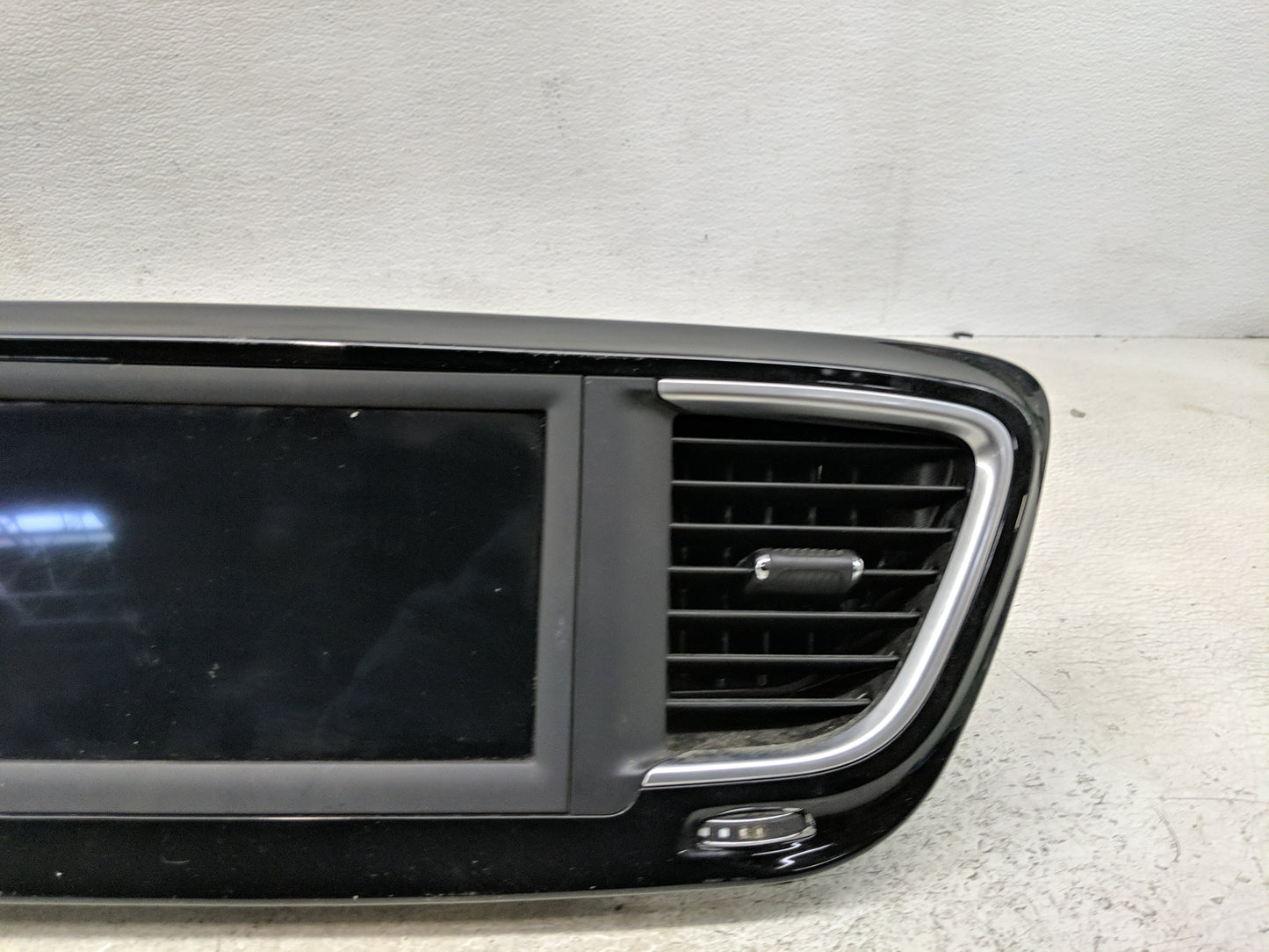 2021-2021 Chrysler Voyager Radio Control Panel - Oemusedautoparts1.com