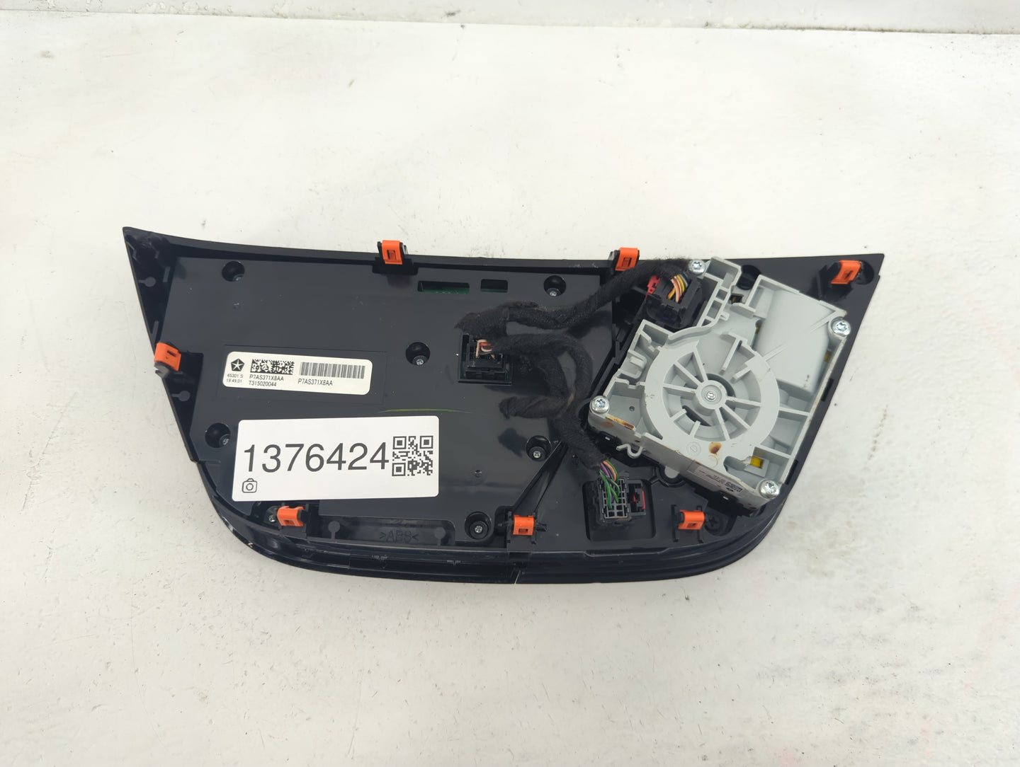2021-2022 Chrysler Voyager Climate Control Module Temperature AC/Heater Replacement P/N:P7AS371X8AA Fits Fits 2021 2022 OEM 