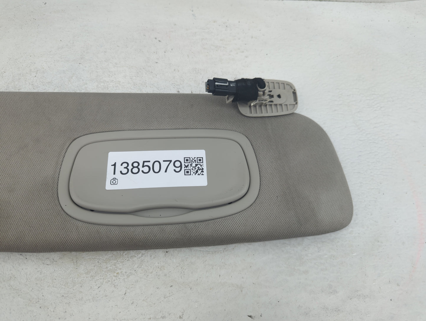 2020-2022 Chrysler Voyager Sun Visor Shade Replacement Passenger Right Mirror Fits Fits 2020 2021 2022 OEM Used Auto Parts -