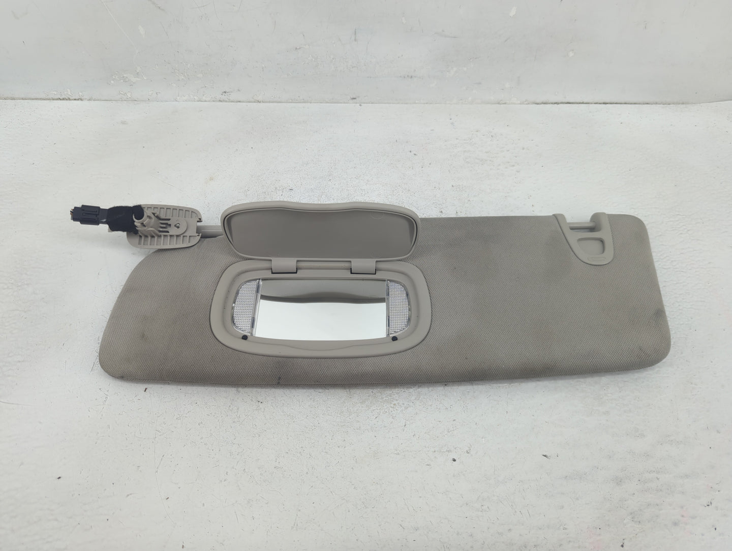 2020-2021 Chrysler Voyager Sun Visor Shade Replacement Driver Left Mirror Fits Fits 2020 2021 2022 OEM Used Auto Parts - Oem