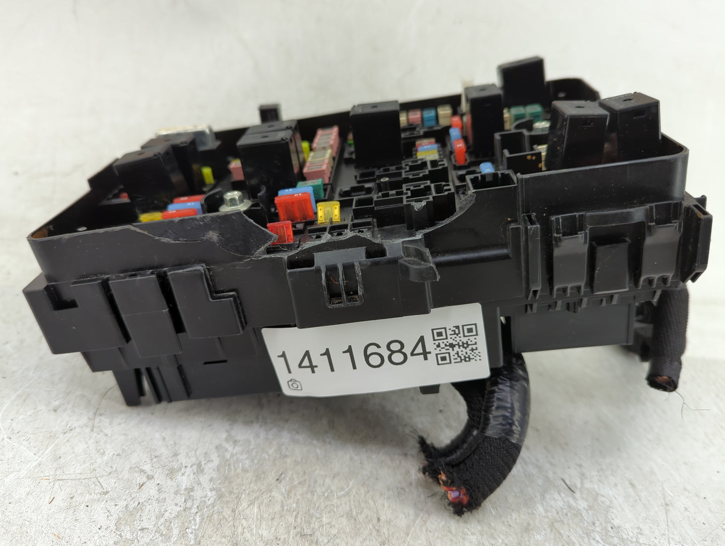 2020-2022 Chrysler Voyager Fusebox Fuse Box Panel Relay Module Fits Fits 2020 2021 2022 OEM Used Auto Parts - Oemusedautopar