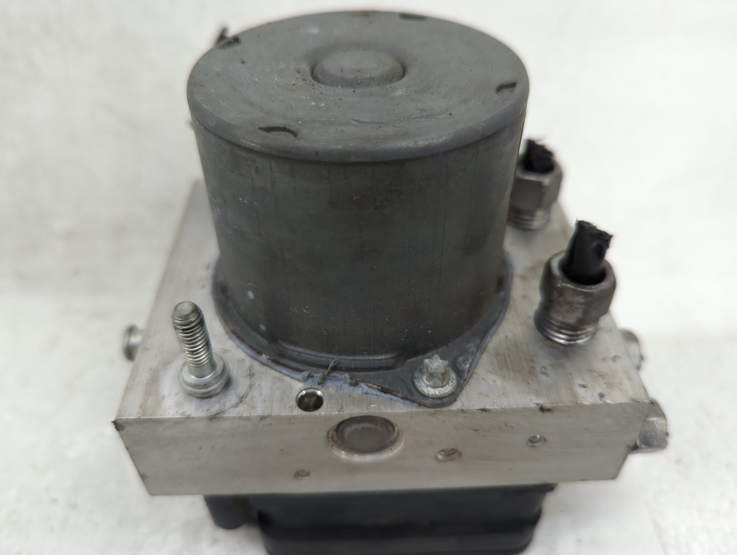 2022 Chrysler Voyager ABS Pump Control Module Replacement Fits Fits 2020 2021 OEM Used Auto Parts - Oemusedautoparts1.com