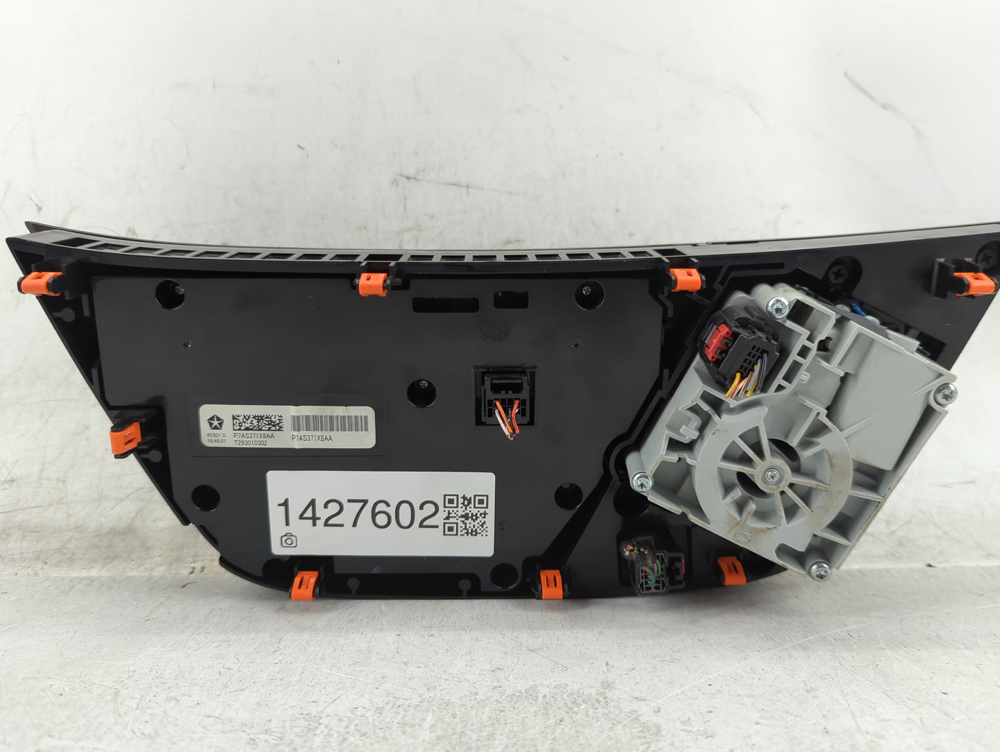 2021-2022 Chrysler Voyager Climate Control Module Temperature AC/Heater Replacement P/N:P7AS371X8AA Fits Fits 2021 2022 OEM 