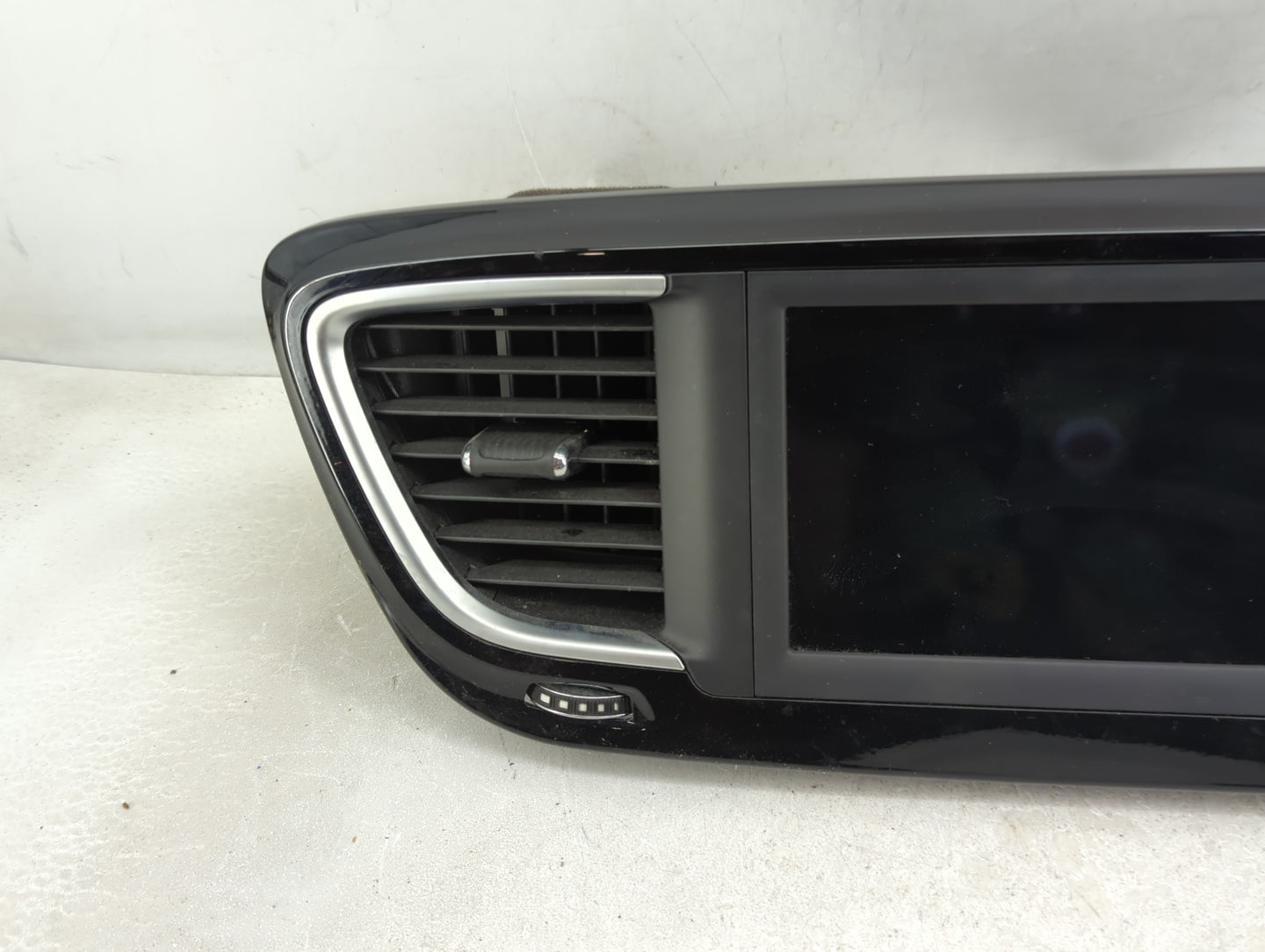 2021 Chrysler Voyager Information Display Screen Black - Oemusedautoparts1.com