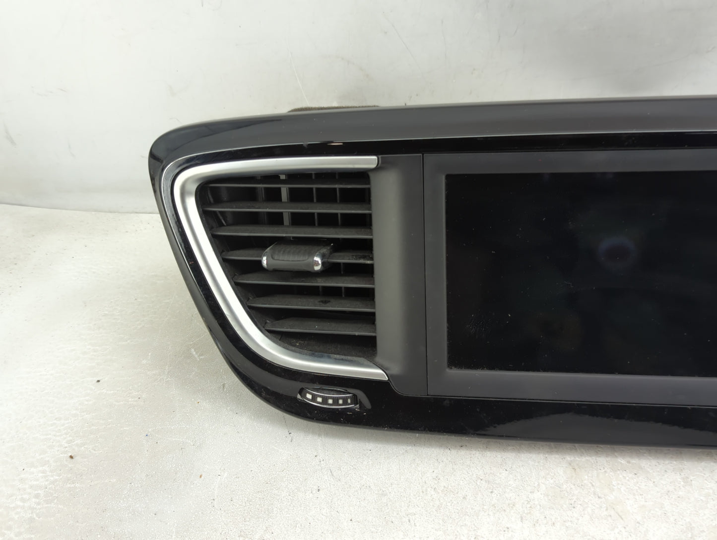 2021 Chrysler Voyager Radio AM FM Cd Player Receiver Replacement P/N:68467247AB Fits OEM Used Auto Parts - Oemusedautoparts1