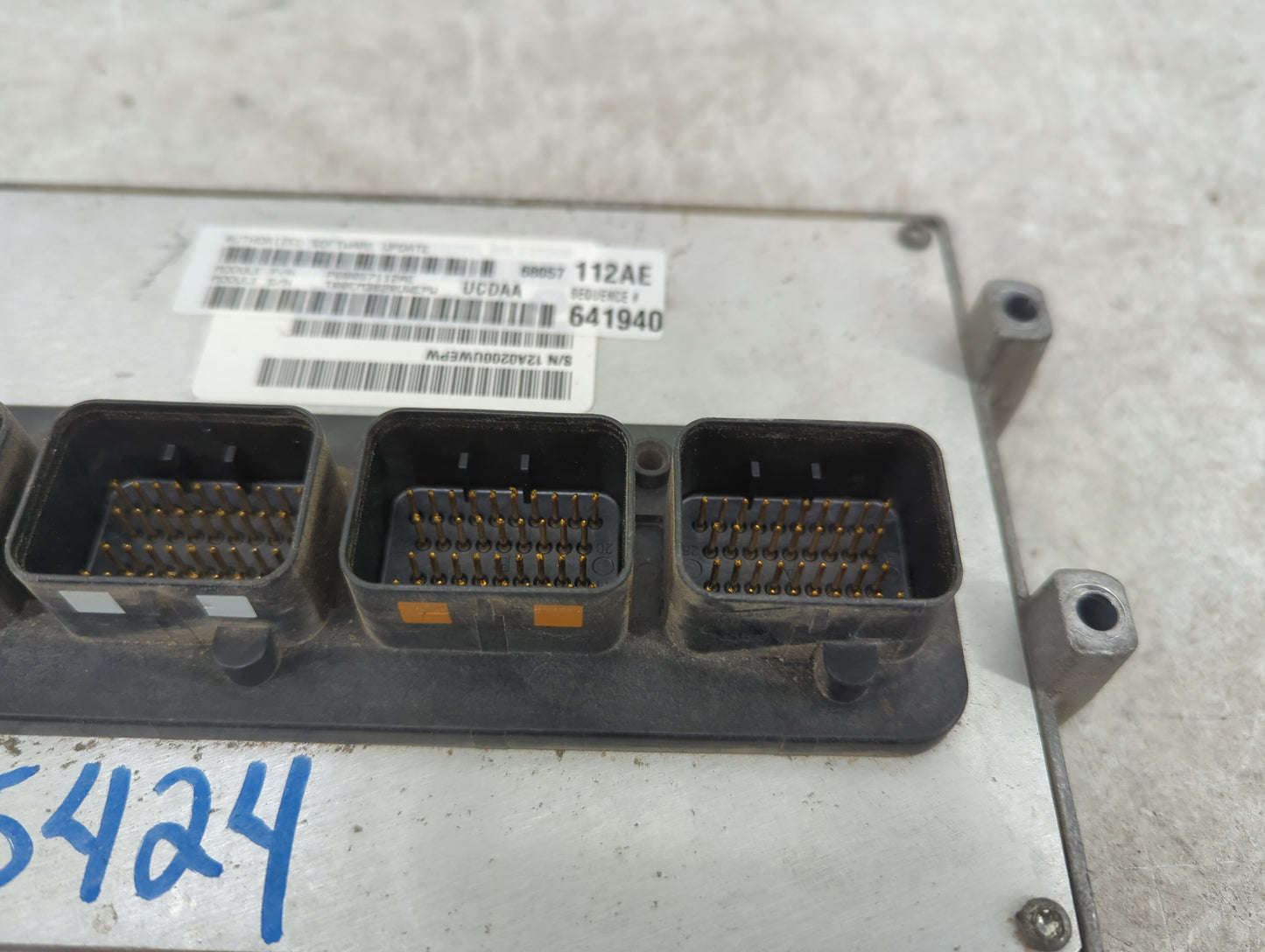 2021-2022 Chrysler Voyager PCM Engine Control Computer ECU ECM PCU OEM P/N:P68057112AE Fits Fits 2020 2021 2022 OEM Used Aut