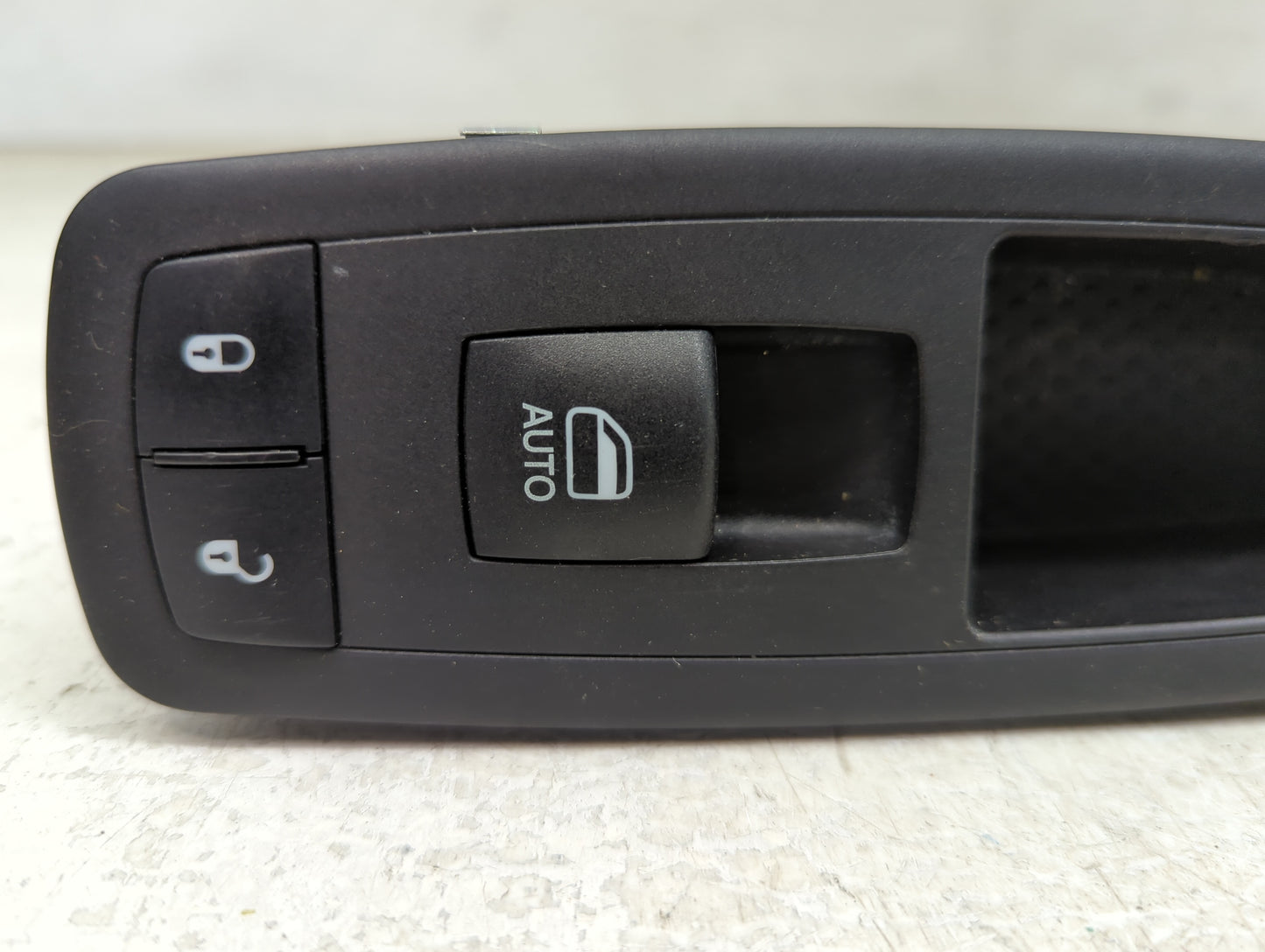 2021 Chrysler Voyager Passenger Right Power Window Switch 68268251ac - Oemusedautoparts1.com