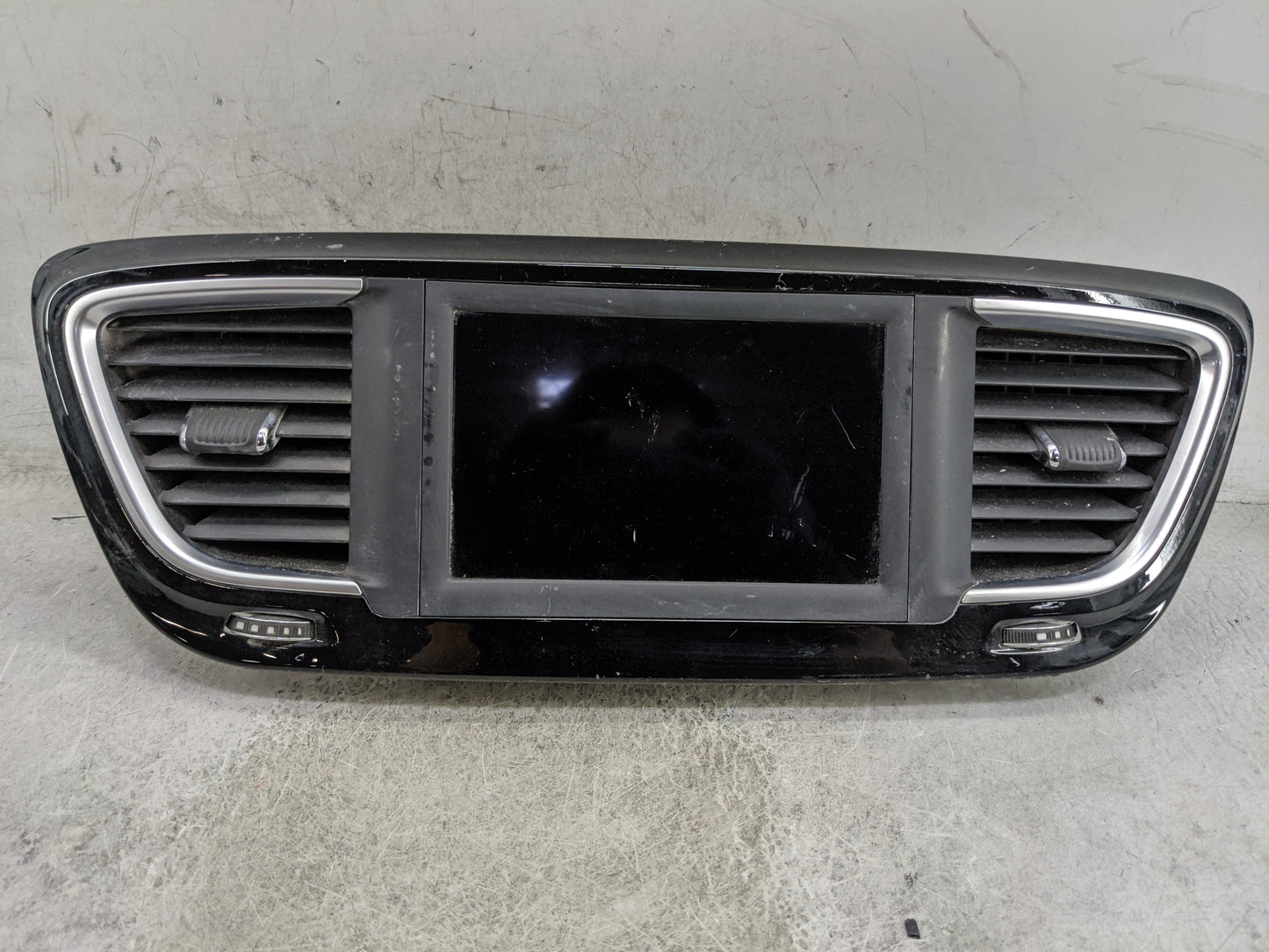 2020-2021 Chrysler Voyager Information Display Screen - Oemusedautoparts1.com