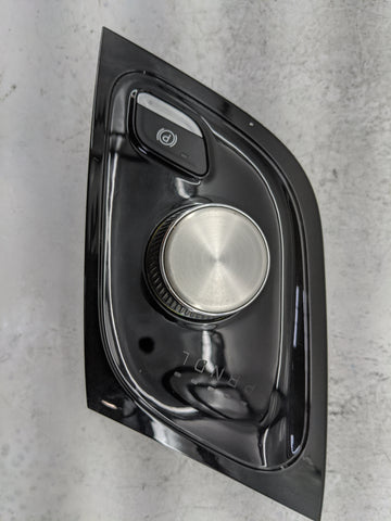 2021 Chrysler Voyager Floor Console Assembly Shifter Black 1478705 - Oemusedautoparts1.com