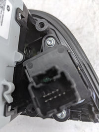 2021 Chrysler Voyager Floor Console Assembly Shifter Black 1478705 - Oemusedautoparts1.com