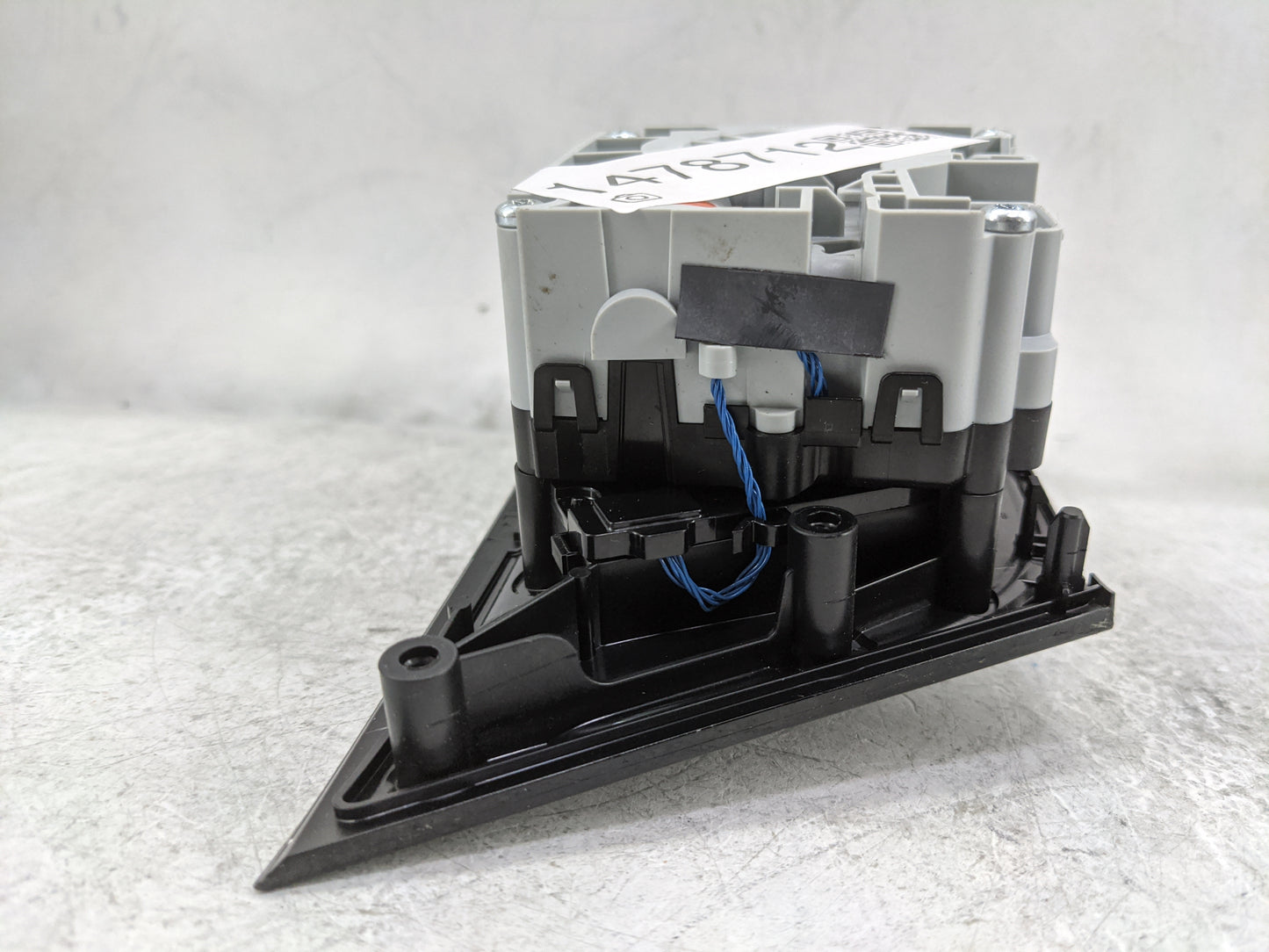 2021 Chrysler Voyager Floor Console Assembly Shifter Black - Oemusedautoparts1.com