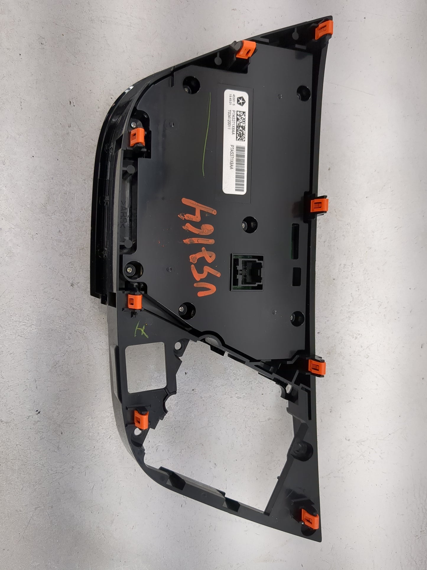 2021-2022 Chrysler Voyager Climate Control Module Temperature AC/Heater Replacement P/N:P7AS371X8AA T034120011 Fits Fits 202
