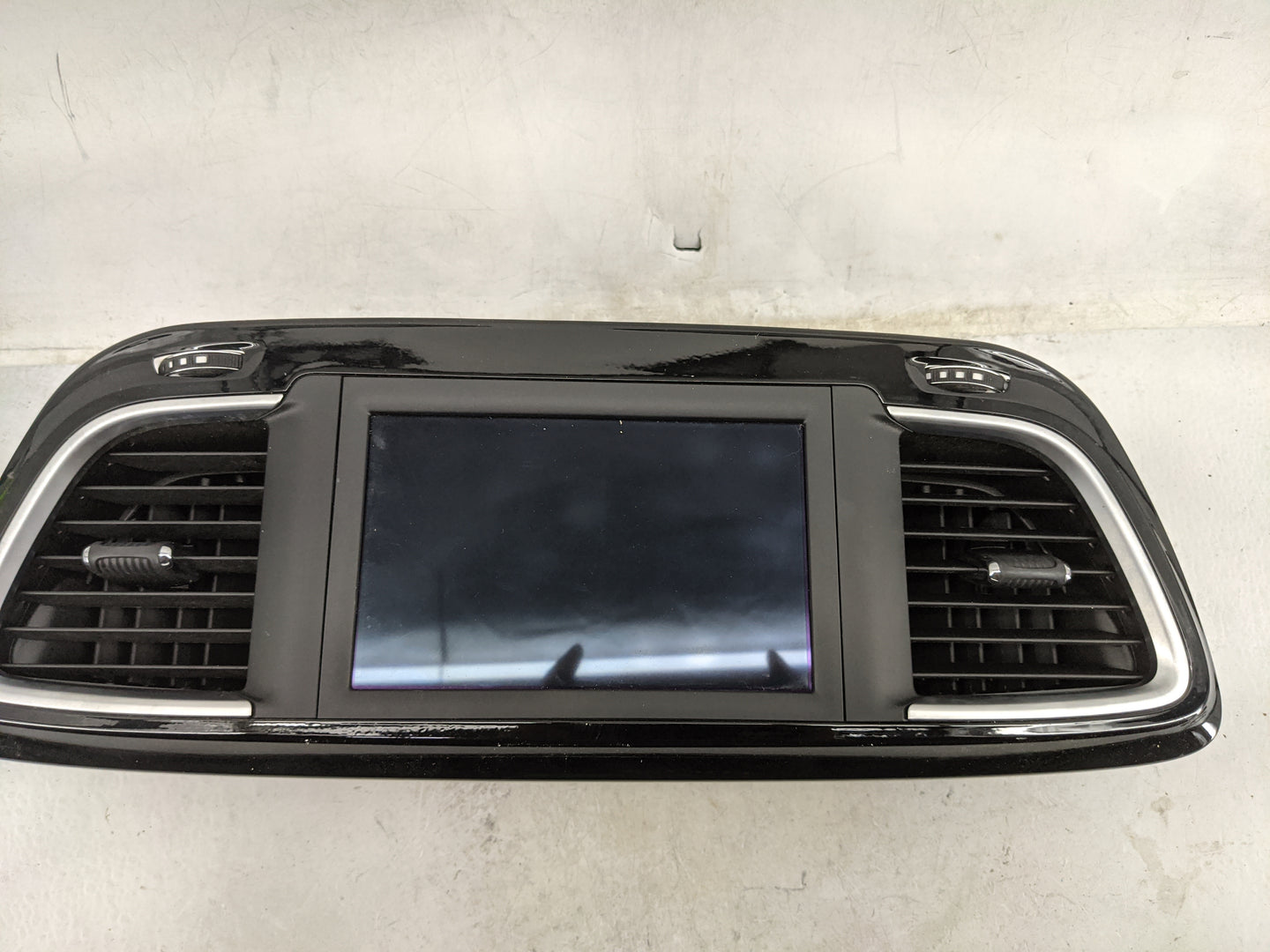 2021 Chrysler Voyager Radio AM FM Cd Player Receiver Replacement P/N:68467246AC VP2_7 RU NA, L2C0069TR, 3432A-0069TR Fits OE