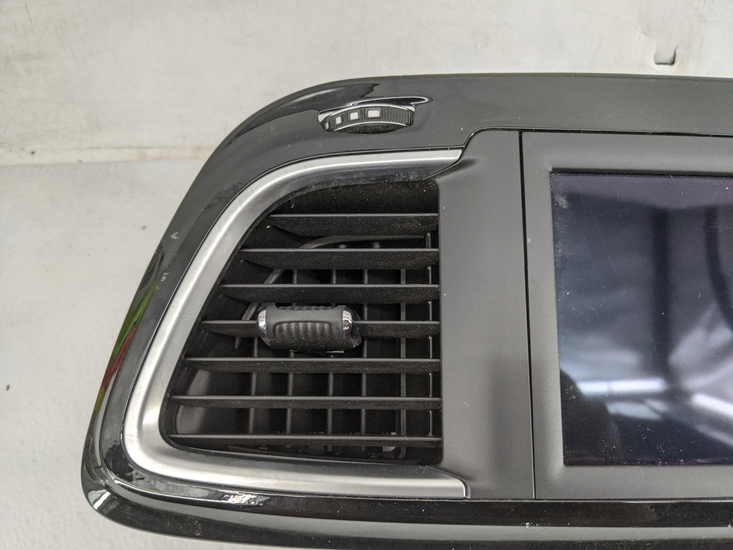 2021 Chrysler Voyager Radio AM FM Cd Player Receiver Replacement P/N:68467246AC VP2_7 RU NA, L2C0069TR, 3432A-0069TR Fits OE