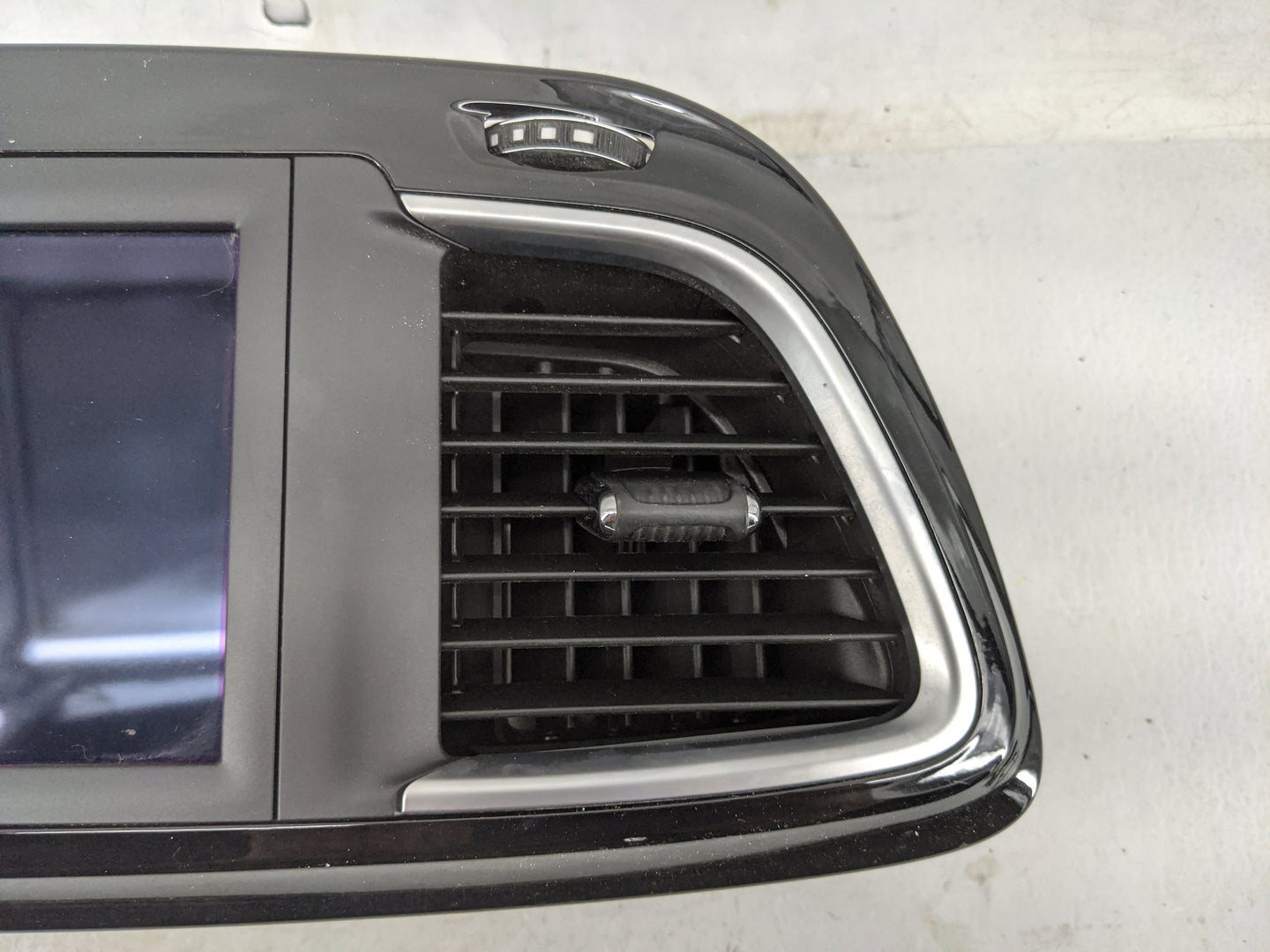 2021 Chrysler Voyager Radio AM FM Cd Player Receiver Replacement P/N:68467246AC VP2_7 RU NA, L2C0069TR, 3432A-0069TR Fits OE